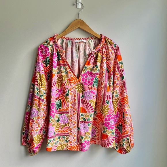 Karlie Tops - Karlie Toucan V-neck Braid Trim Top Size M